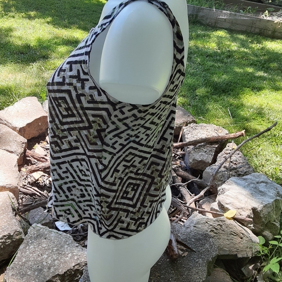 Size XS Rachel Roy summer abstract tye up tank top - Picture 5 of 16